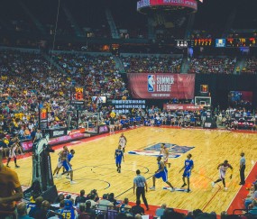 特里盛赞蓝军钢铁防线，加纳乔独特天赋引曼联边路革新