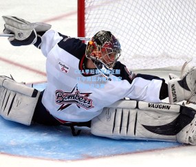 CBA季后赛激战正酣 辽宁男篮力克广东宏远挺进总决赛