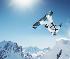 中国泳将闪耀国际赛场 混合泳接力摘金创历史